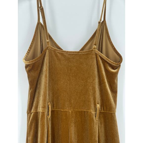 Forever 21 Velvet Jumpsuit Size Medium Golden V-Neck Spaghetti Adjustable Straps - Picture 5 of 10